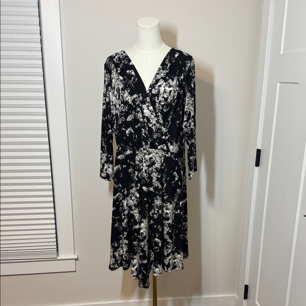 Simply Vera Vera Wang Black and White Long Sleeve Dress